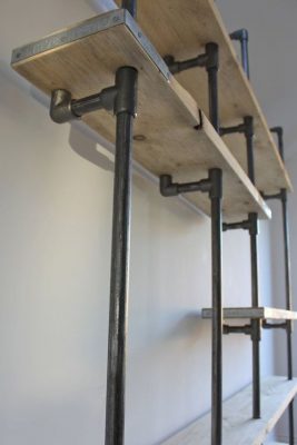 Strong support for shelves with thick pipes and clamps.